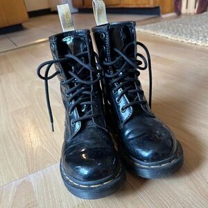 lace up black dr marten boots vegan leather and shiny finish
size 5